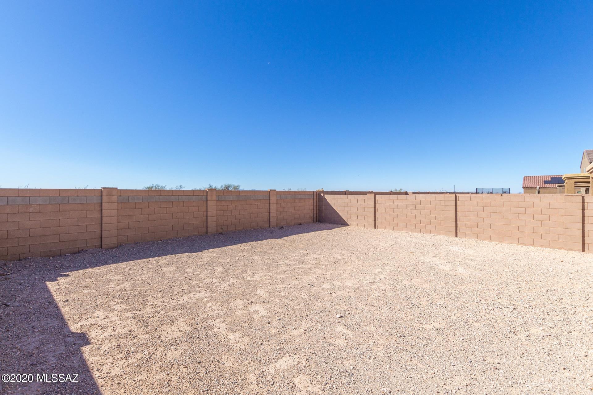 Vista Del Lago Norte SQ20140780198 - Residential