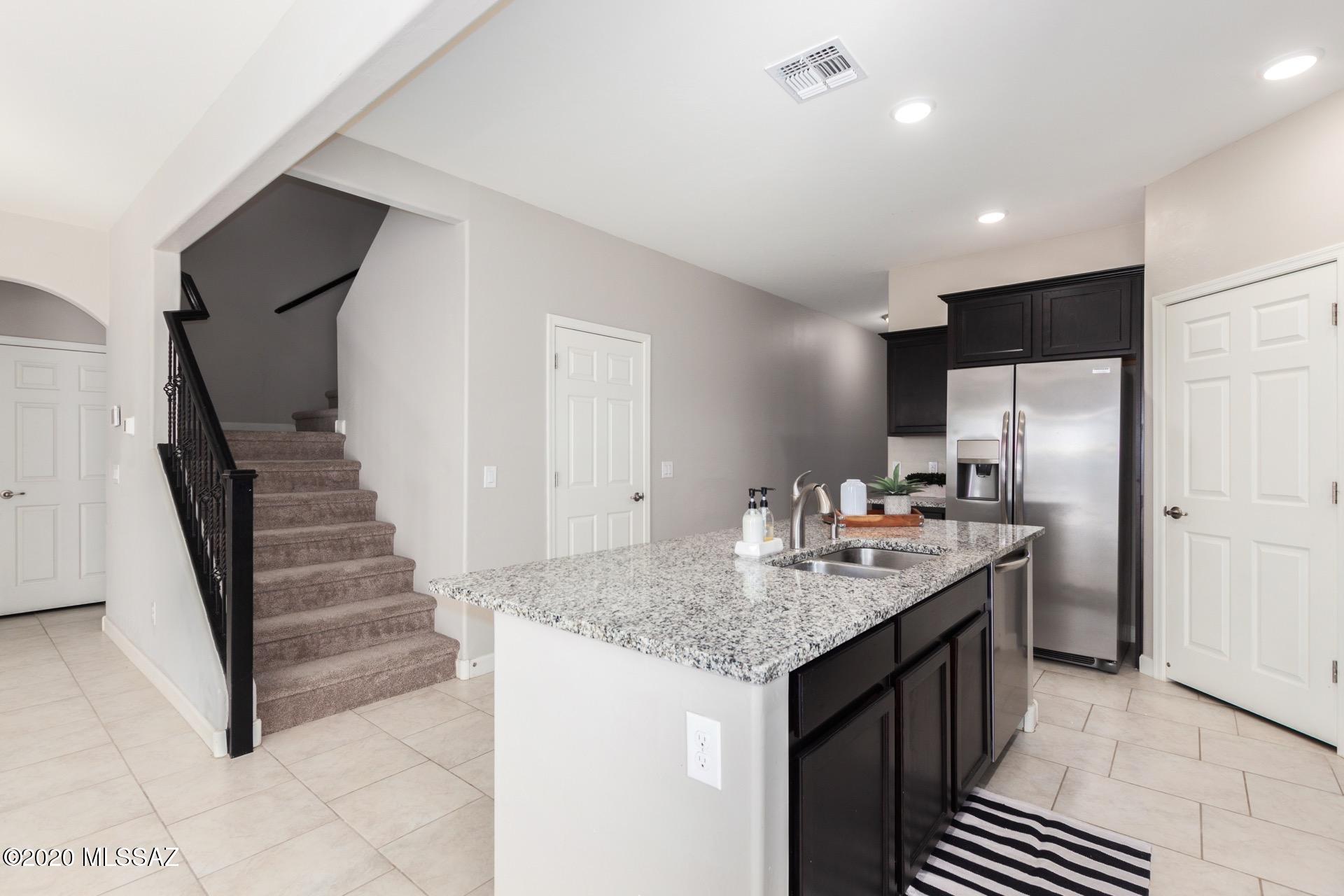 Vista Del Lago Norte SQ20140780198 - Residential