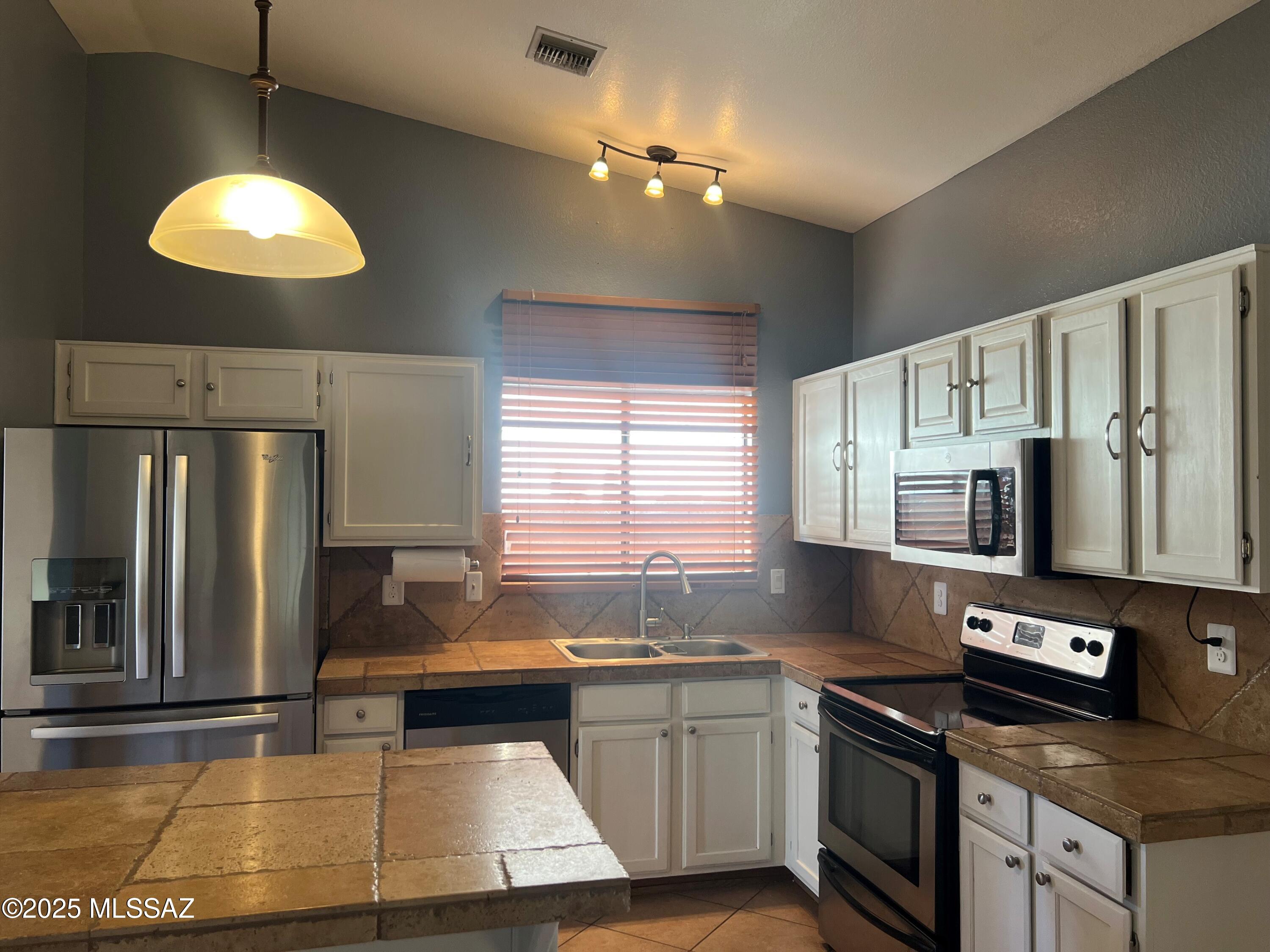 East Point Estates II (1-108) - Residential Lease