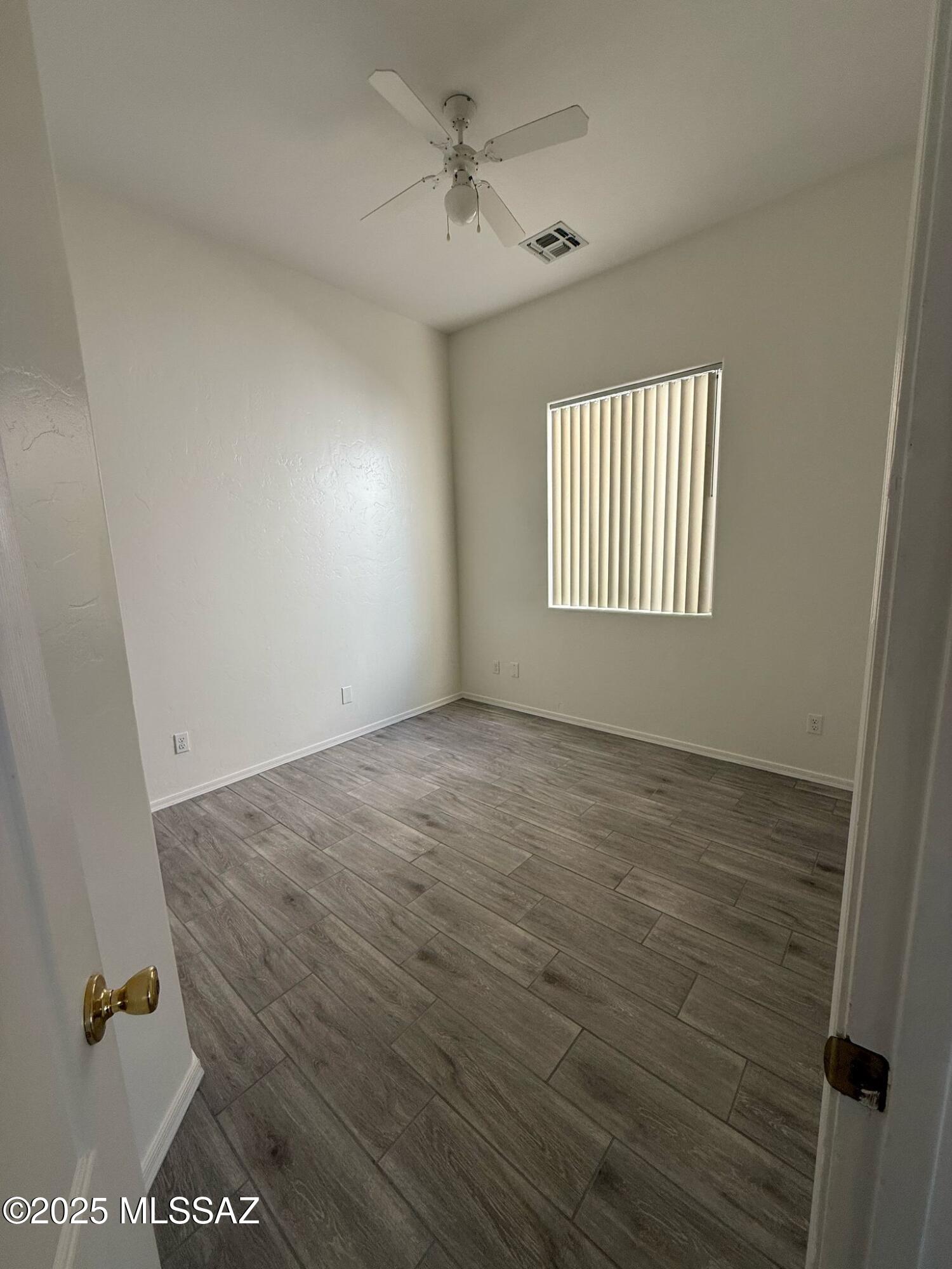 Rancho Esperero (1-343) - Residential Lease