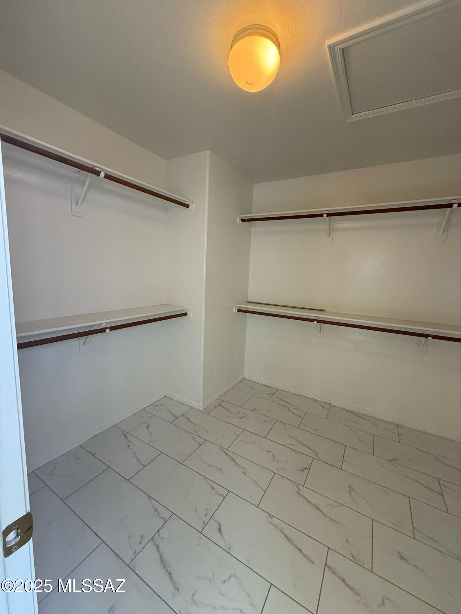 Rancho Esperero (1-343) - Residential Lease