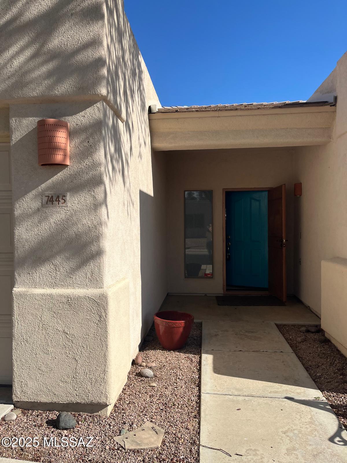 Rancho Esperero (1-343) - Residential Lease