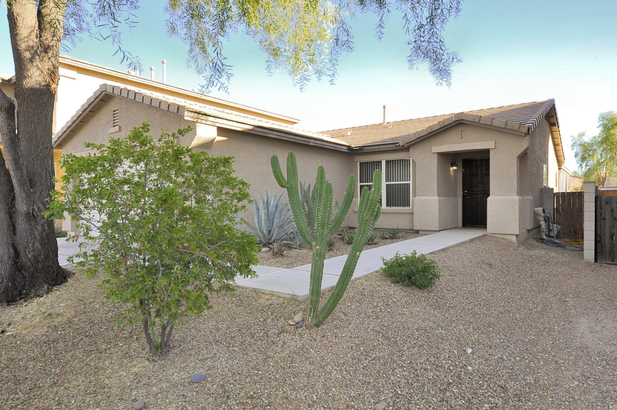 2005 built home with 3 bedrooms plus den with a nice size rear yard 2 car garage.   Open floor plan, ceiling fans, close to shopping, parks, schools.Ask about P#3133-QD