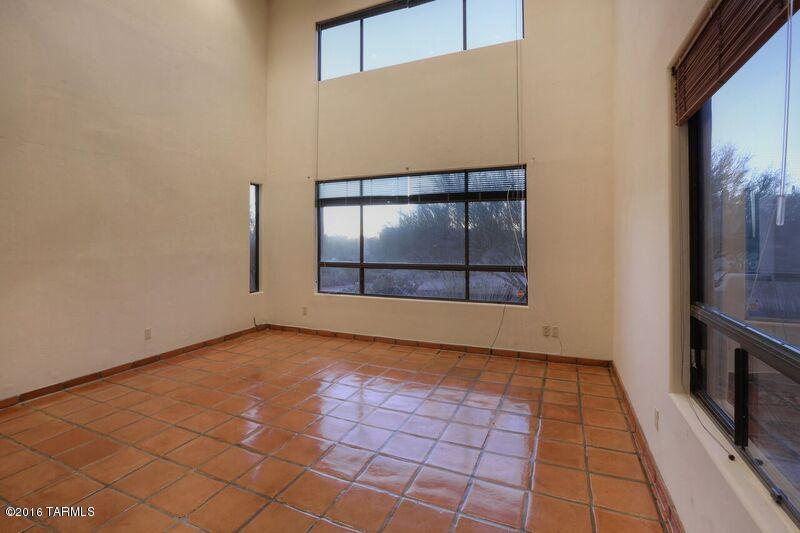 La Cholla Airpark - Residential
