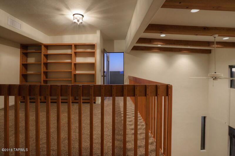 La Cholla Airpark - Residential
