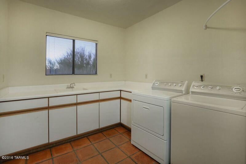 La Cholla Airpark - Residential