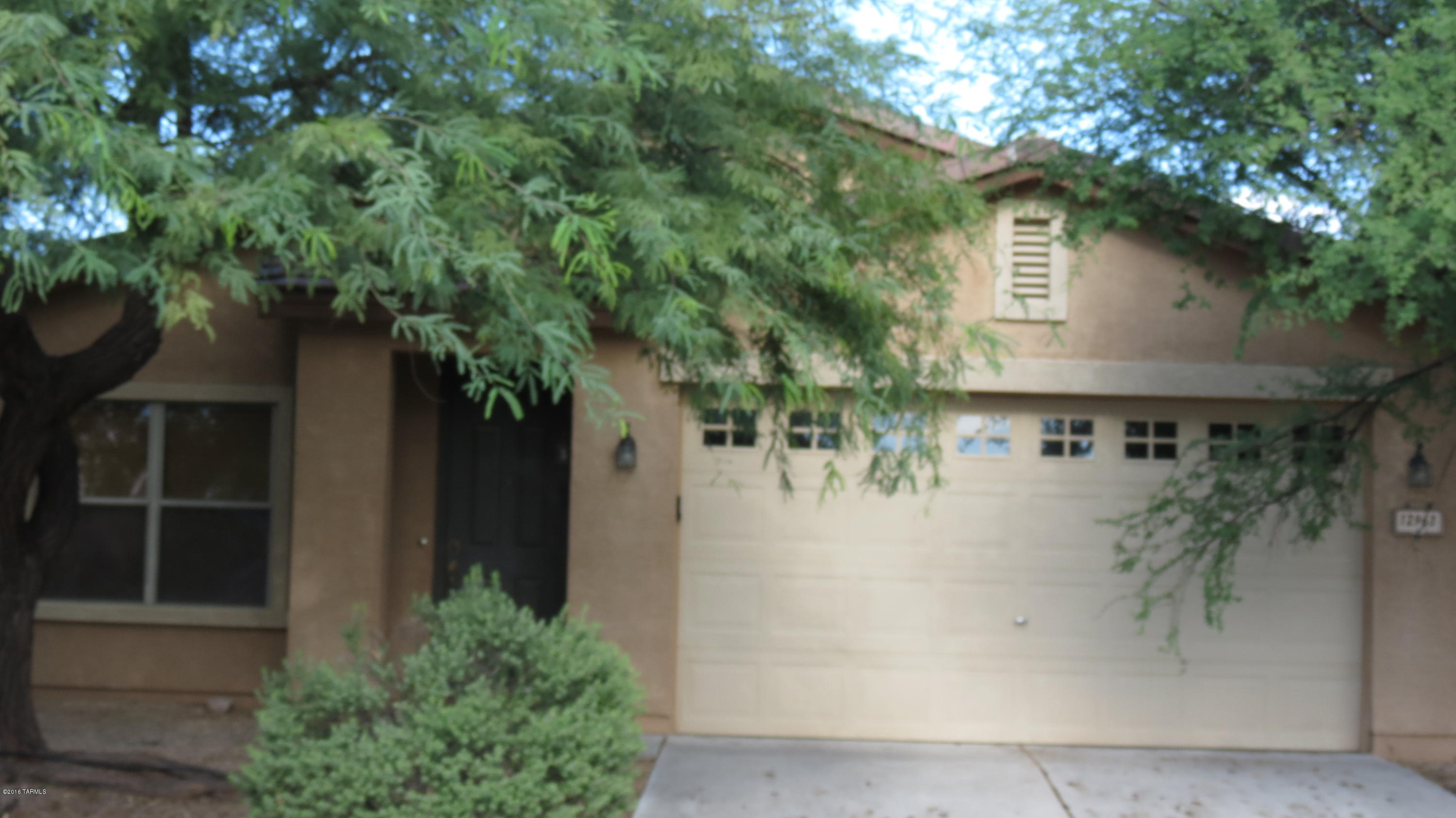 Awesome 3 bedroom 2 bath home, this home offers formal living / dining rooms, family room off the kitchen, very spacious kitchen with eat-in dining area, nice backyard which backs common area, this home will be clean and ready by 06/1/2017