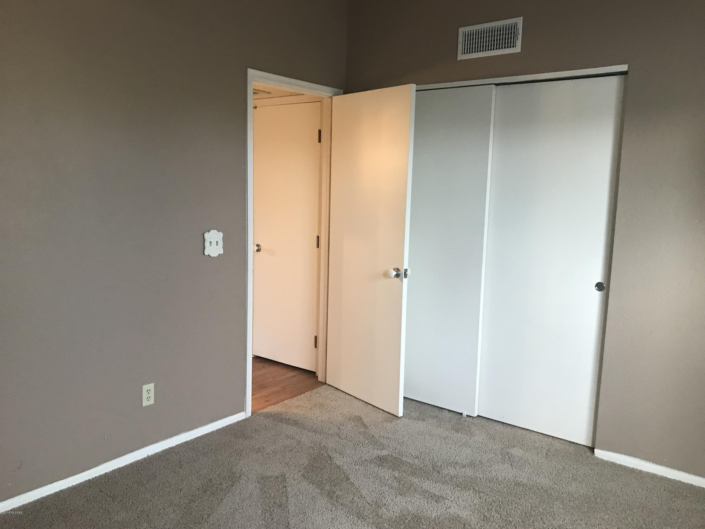 Reddington Hills (1-137) - Residential Lease
