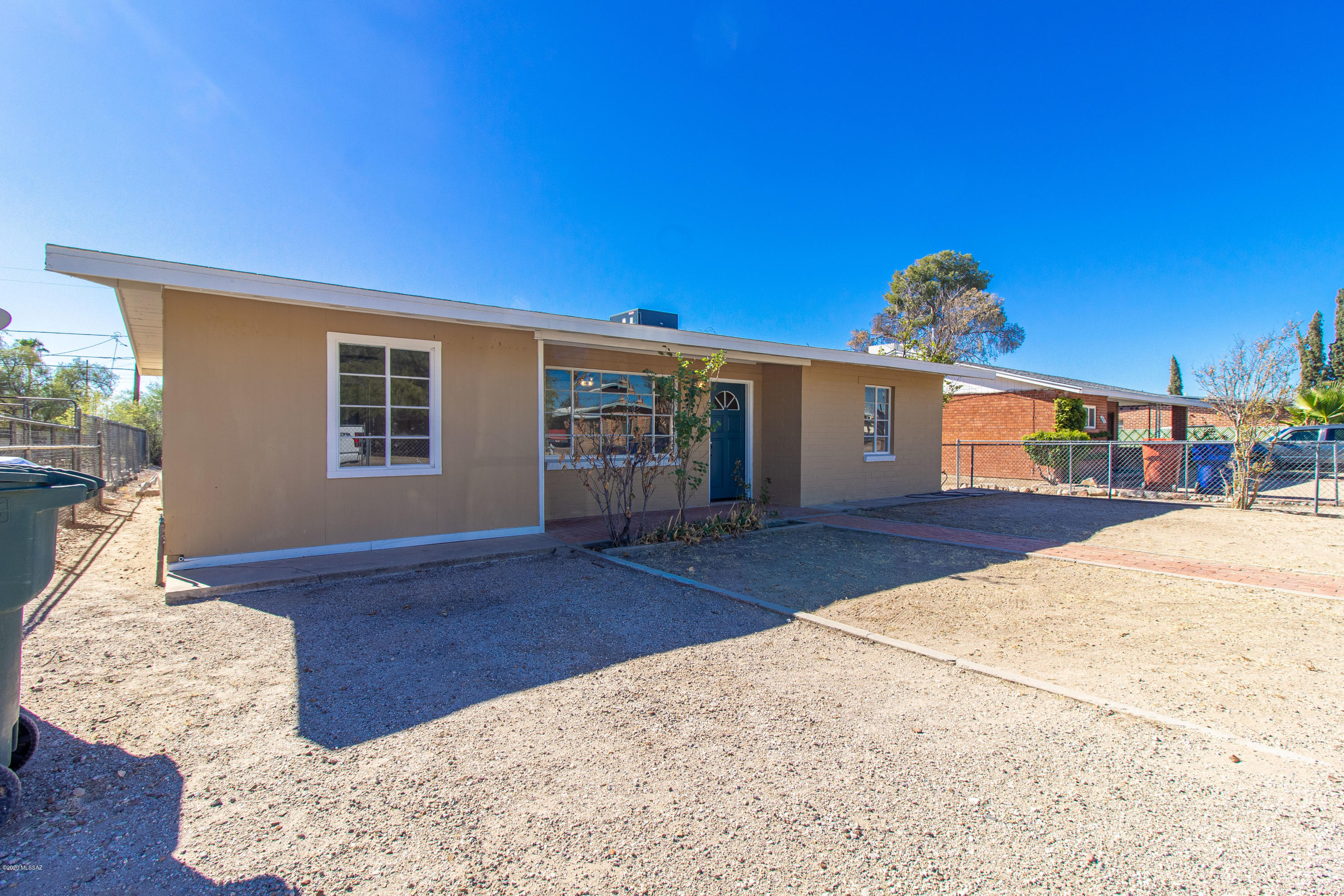 Miracle Mile Manor - Residential Lease