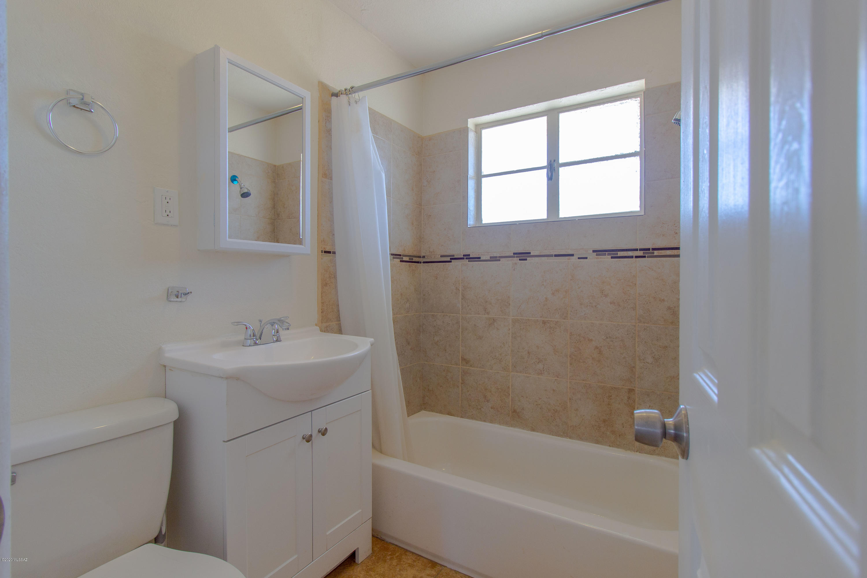 Miracle Mile Manor - Residential Lease