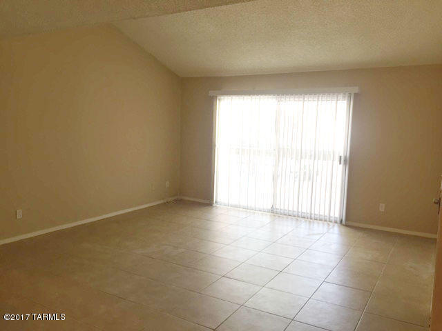 3 bedroom/2 bathroom condo in Langley Gardens. Second floor unit overlooking the playground. Tile in living areas and new carpet in bedrooms. Master bedroom has large walk in closet.  Kitchen has updated counter tops and cabinets. Located near schools, restaurants, shopping and transportation. Available 3/1/22.