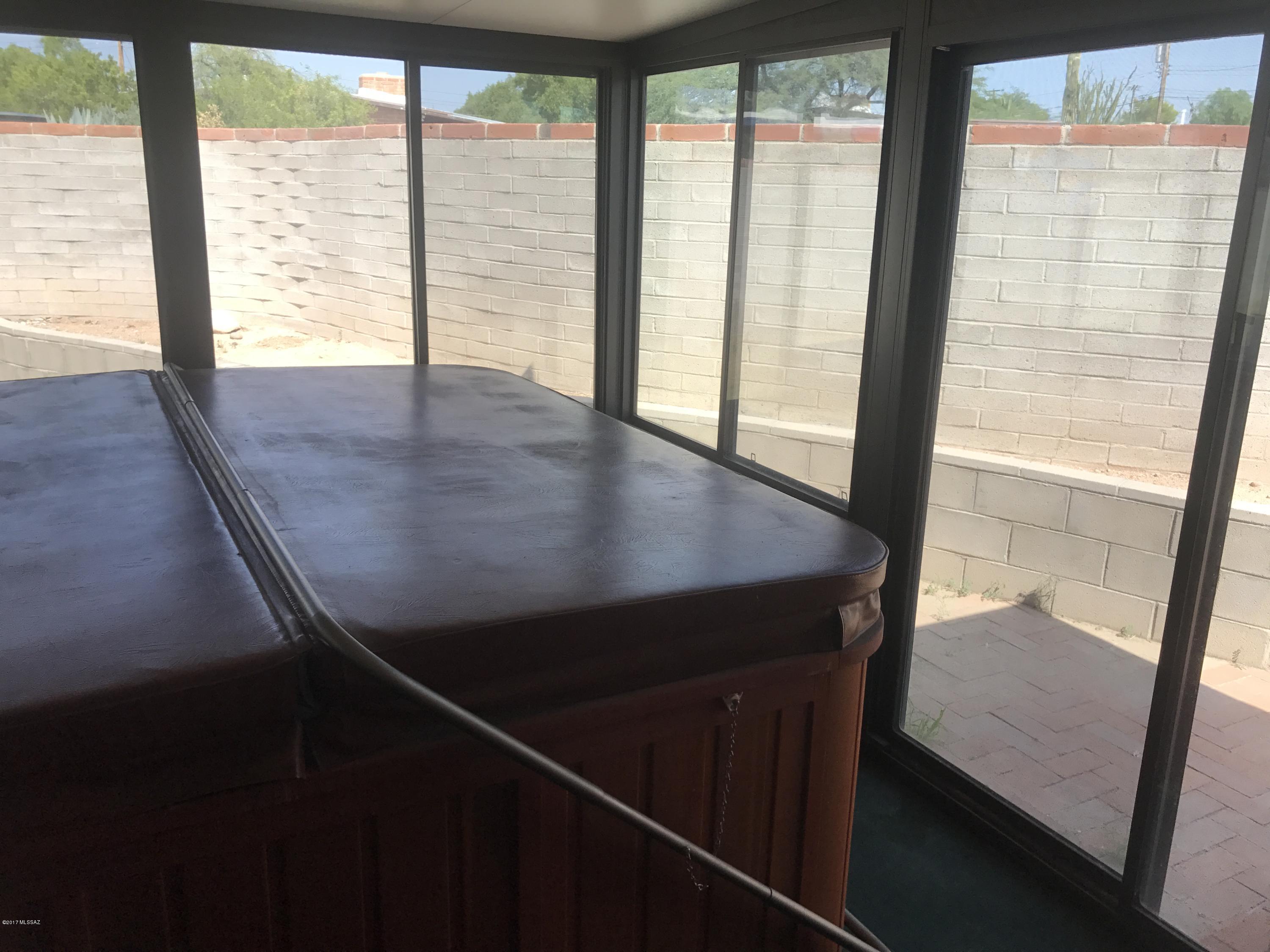 Kingston Knolls Terrace - Residential