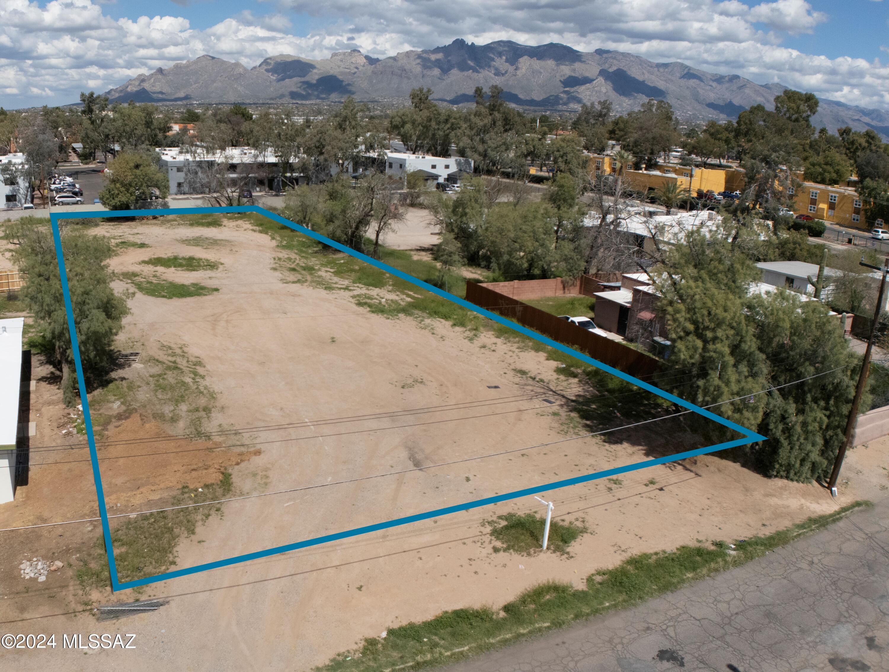 Tucson - Land