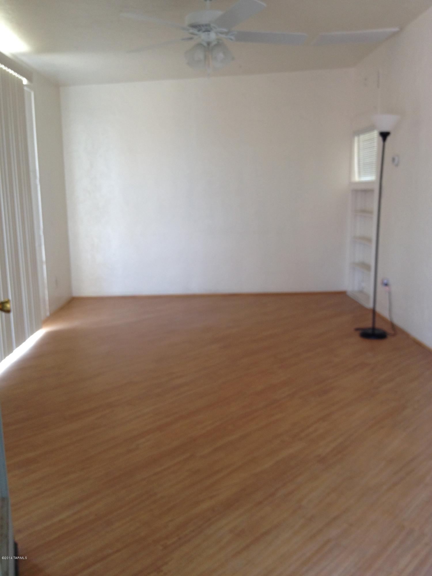 Country Club Manor - Residential Lease