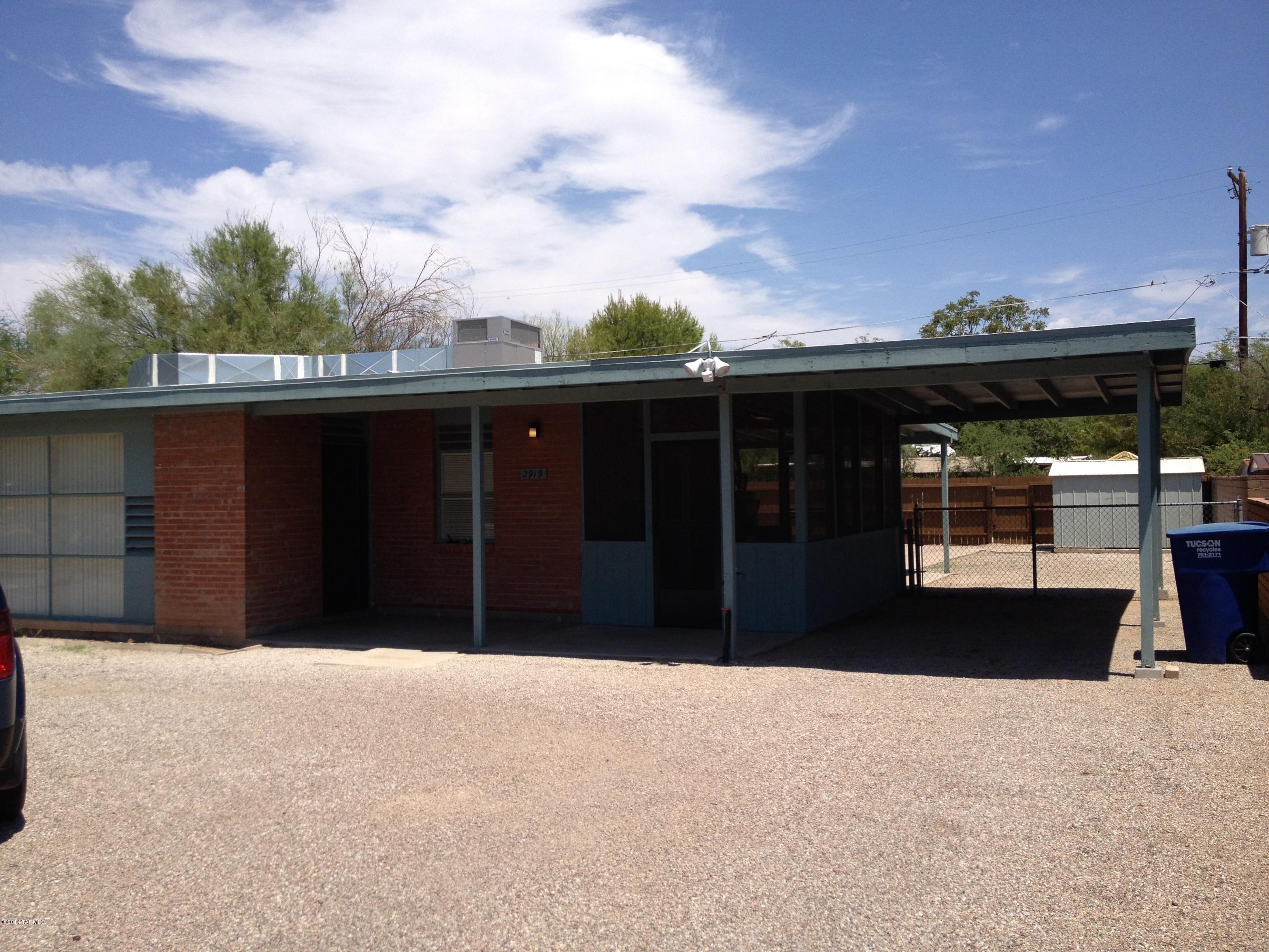 Country Club Manor - Residential Lease