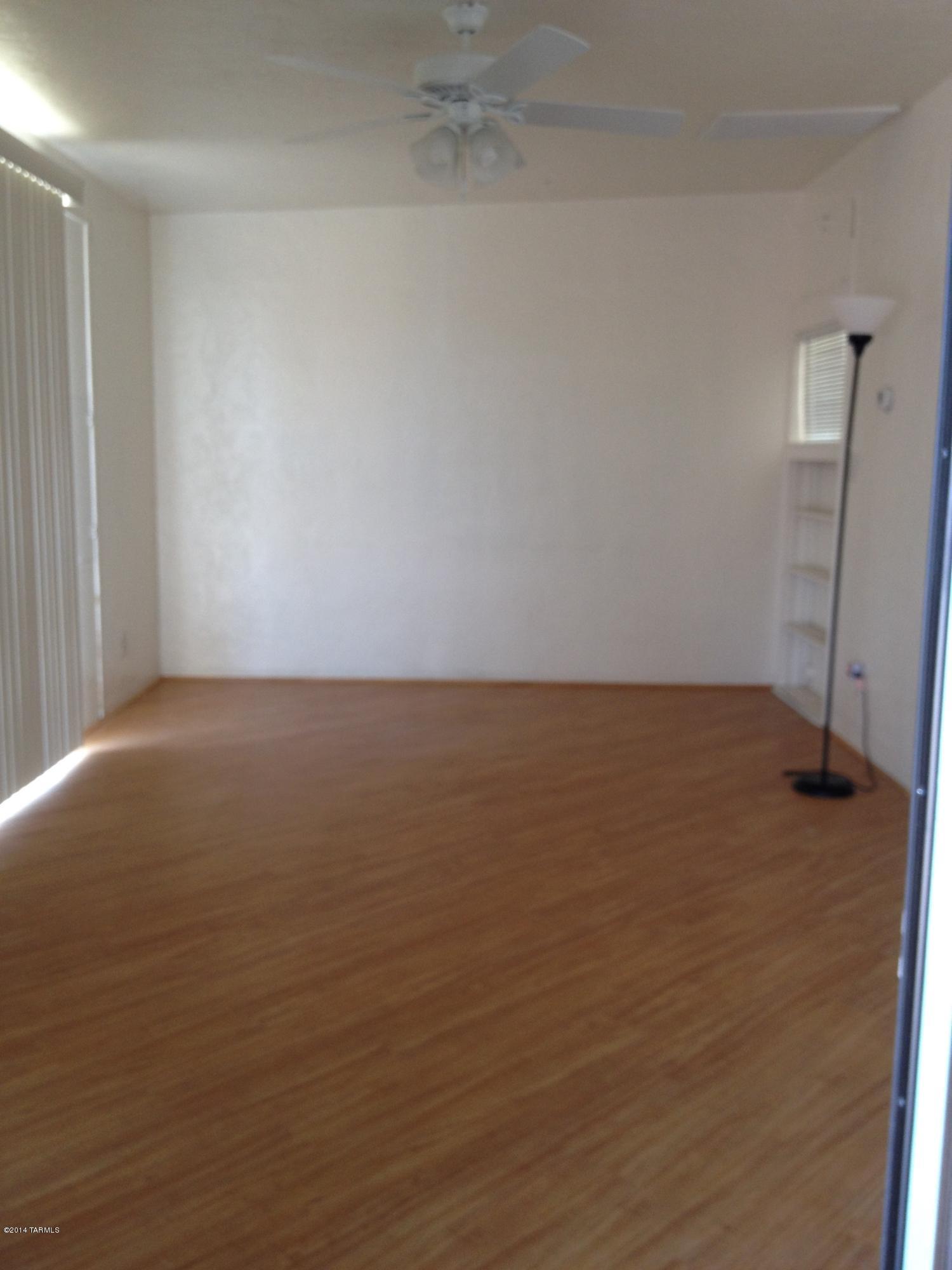 Country Club Manor - Residential Lease