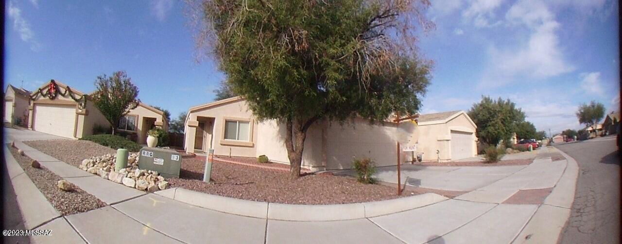 Great Home 3 Bedroom 2 Bath, with newer carpet installed in the past 2 years. Nics size eat in kitchen, with opening to dining/Living area. Covered patio with big backyard for entertaining and BBQ's. Just on the outskirts of Rita Ranch, small one block community. EZ access to Valencia for going into town or getting to I-10. EZ access to Harrison Greenway! We are looking for you to make about 3X the Rent, around 625+ Credit Score, No Evictions, No Ongoing Criminal Cases, No Pets.
