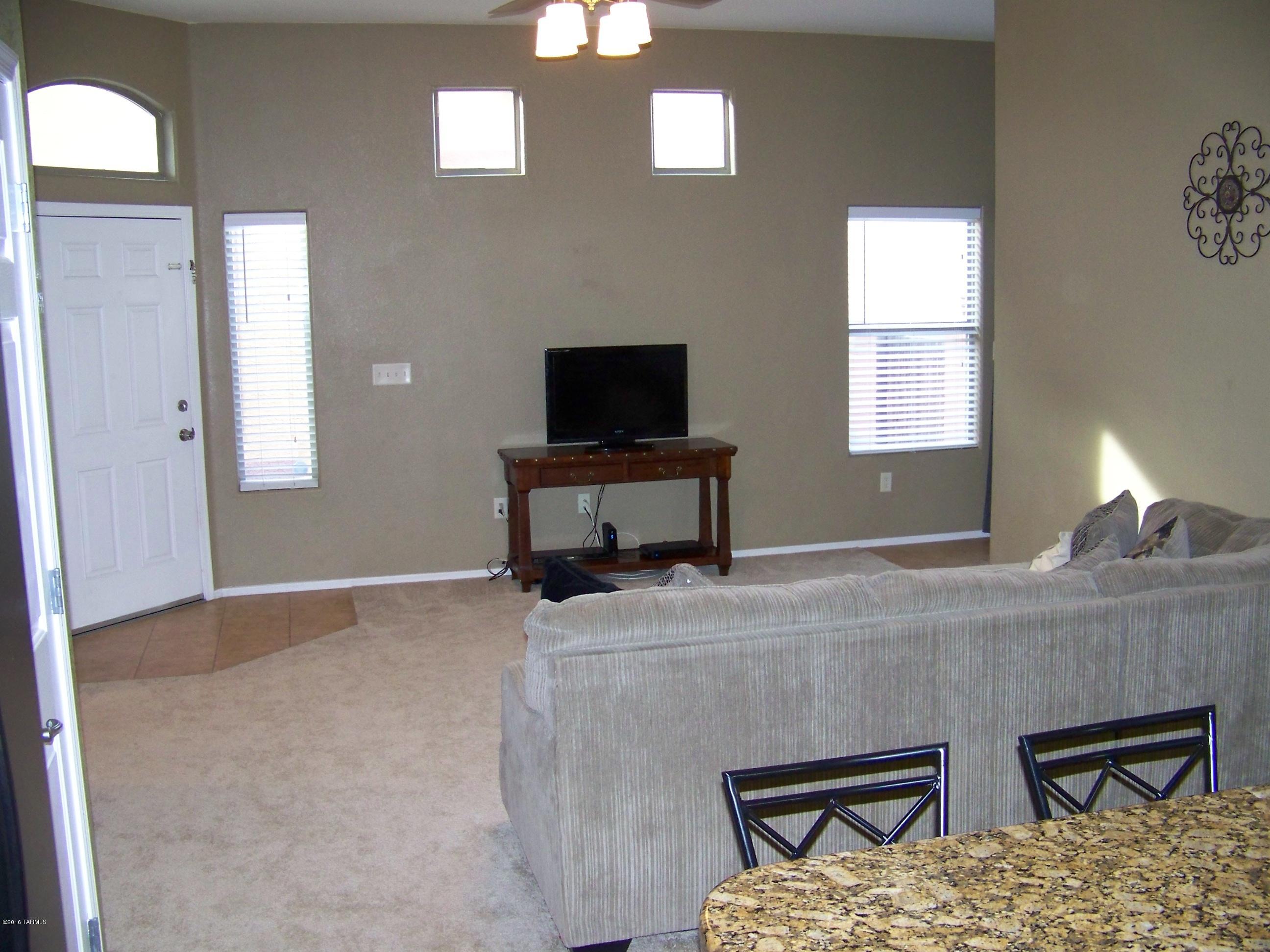 Tres Pueblos - Residential