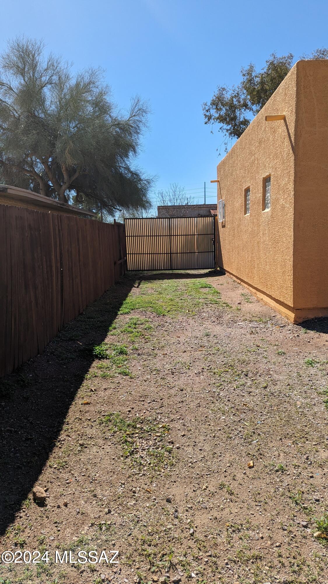 Mission Terrace NO.3 (7-28) - Residential Lease