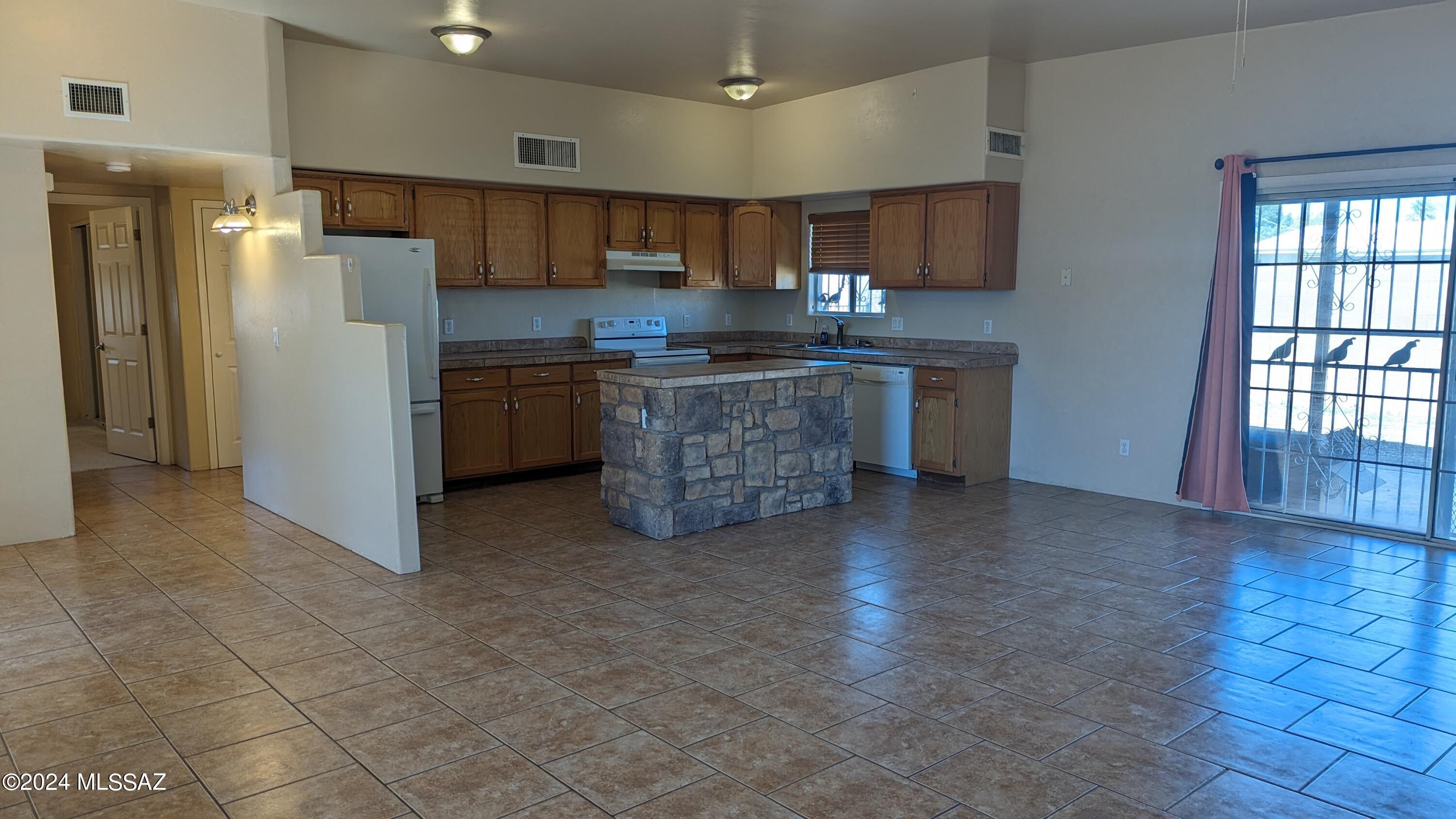 Mission Terrace NO.3 (7-28) - Residential Lease