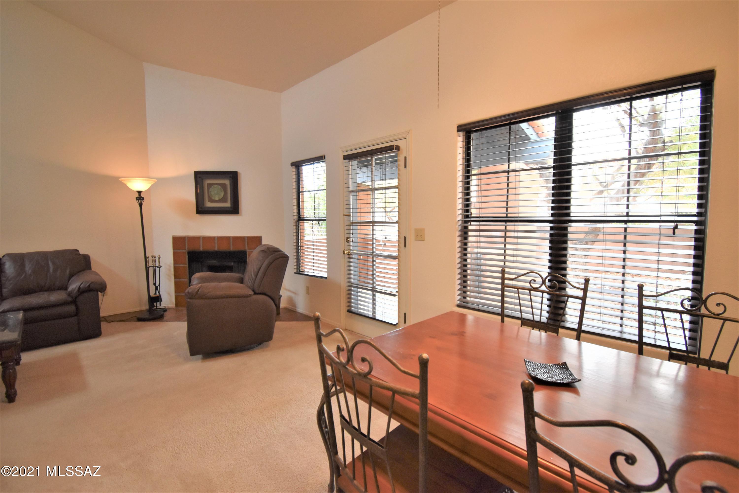 Ventana De Sabino Townhomes - Residential