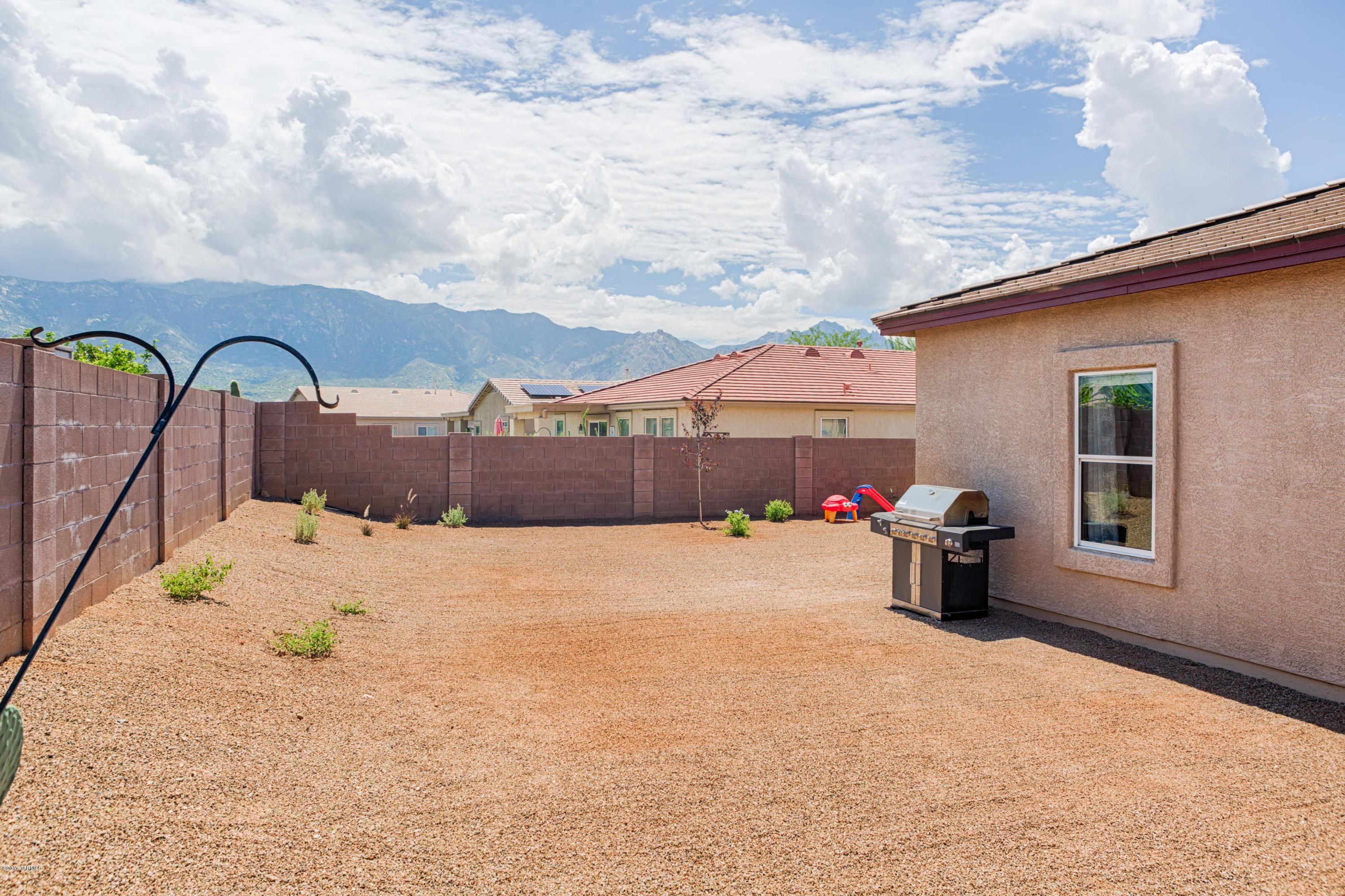 Black Horse (1-411) - Residential