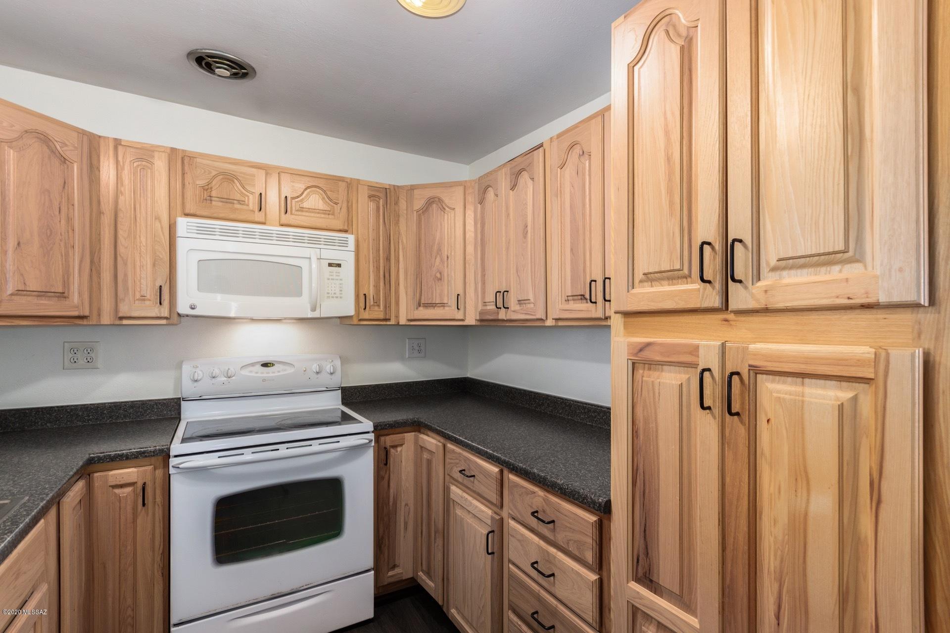 Sherwood Village Terrace (231-546) - Residential