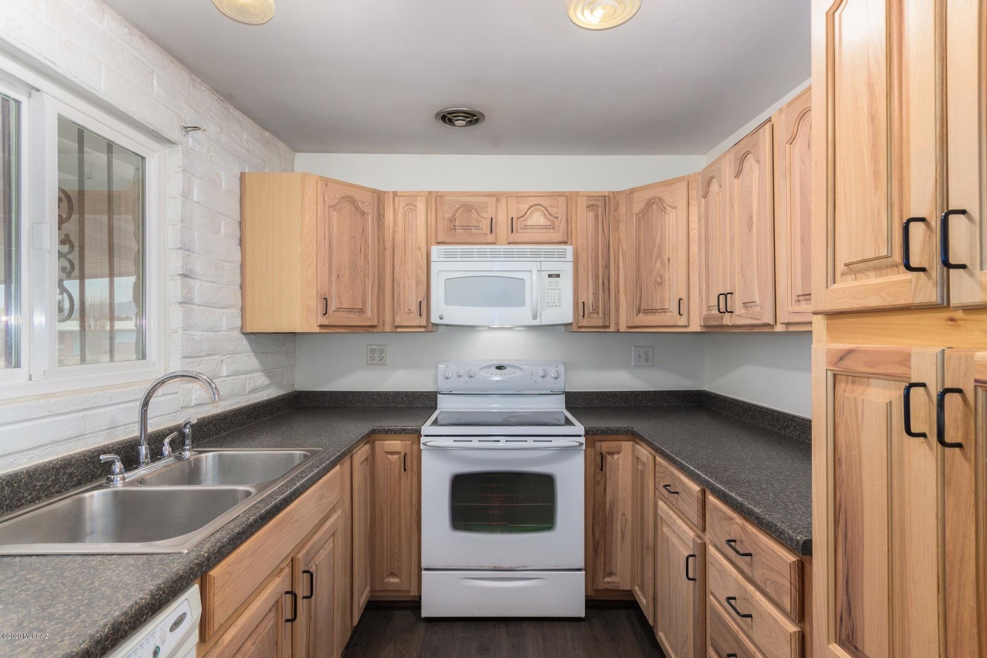 Sherwood Village Terrace (231-546) - Residential