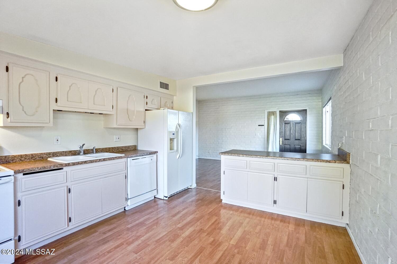 Eastern Hills BLKS 1  2  3 - Residential Lease