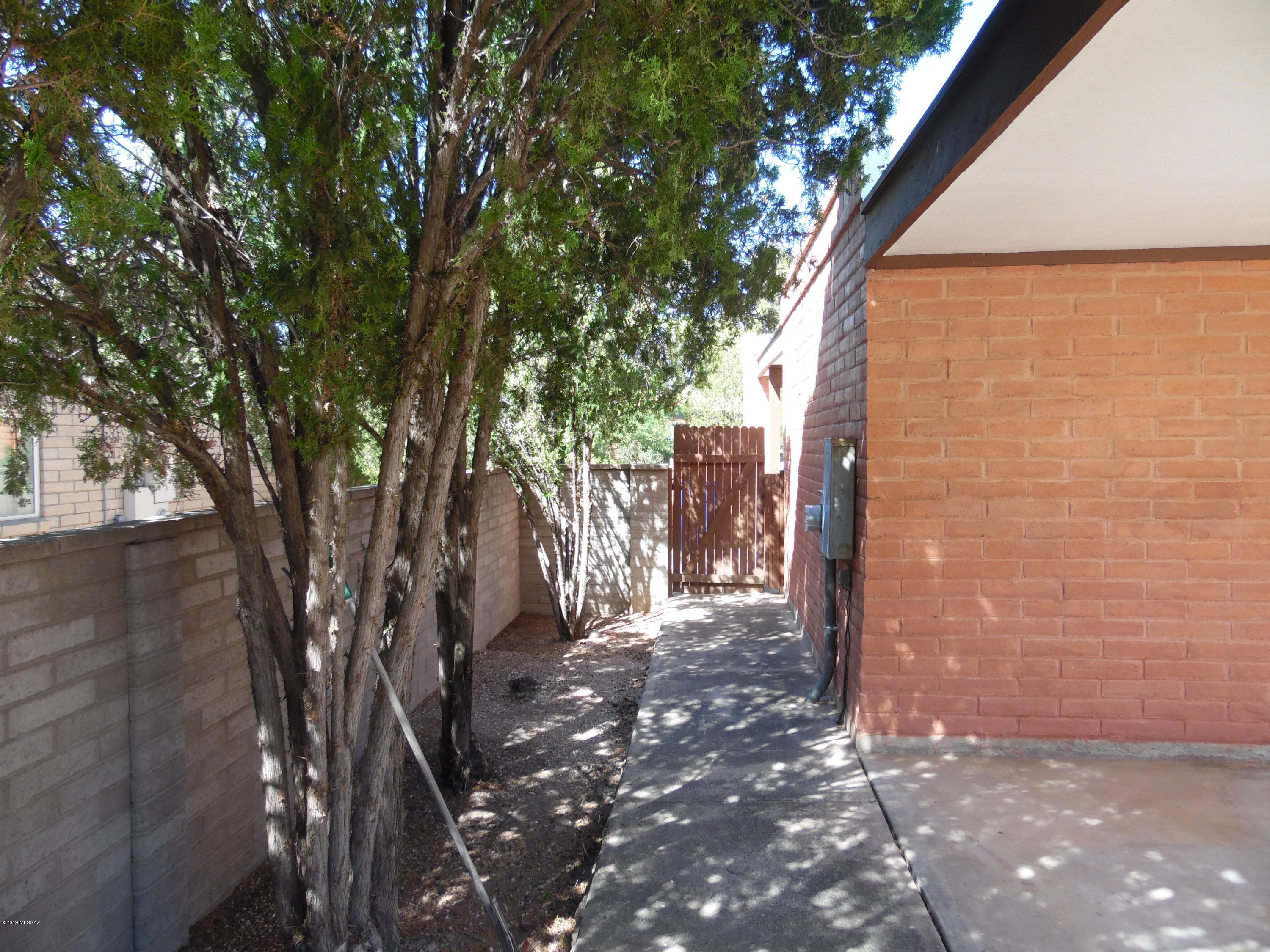 Kingswood Unit 1 (1-79) - Residential Lease