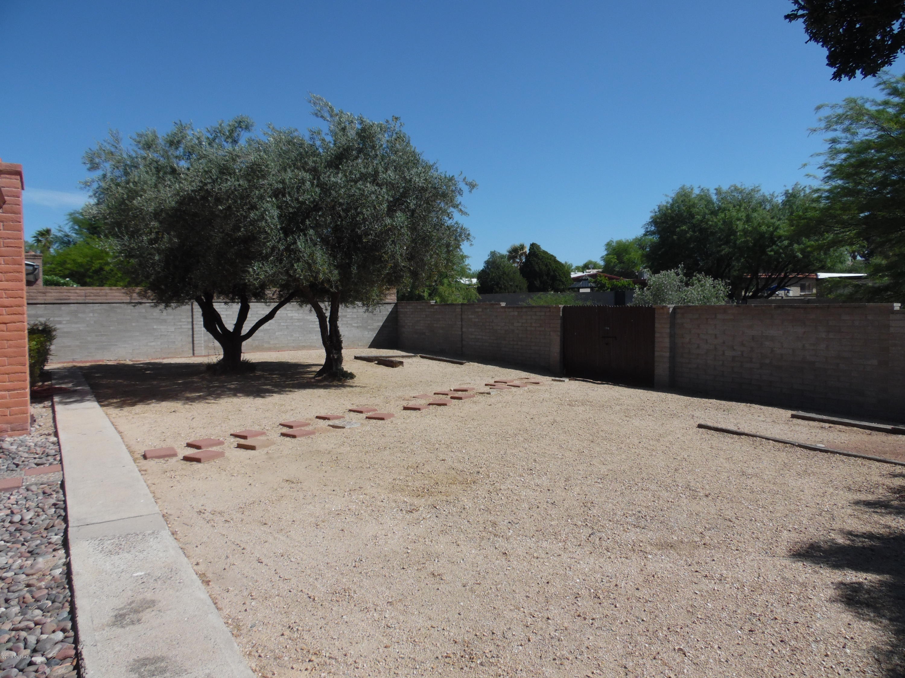 Kingswood Unit 1 (1-79) - Residential Lease