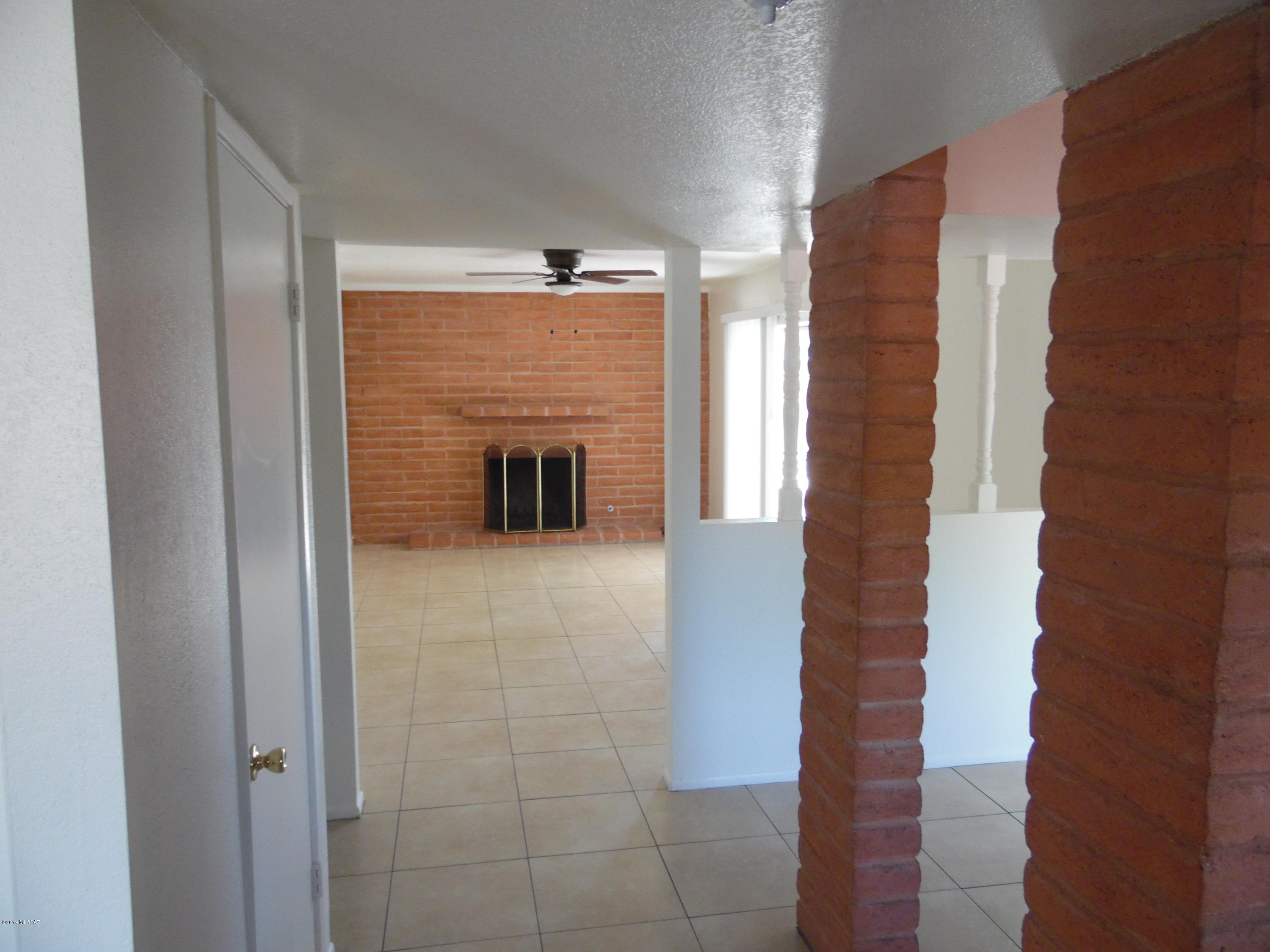Kingswood Unit 1 (1-79) - Residential Lease