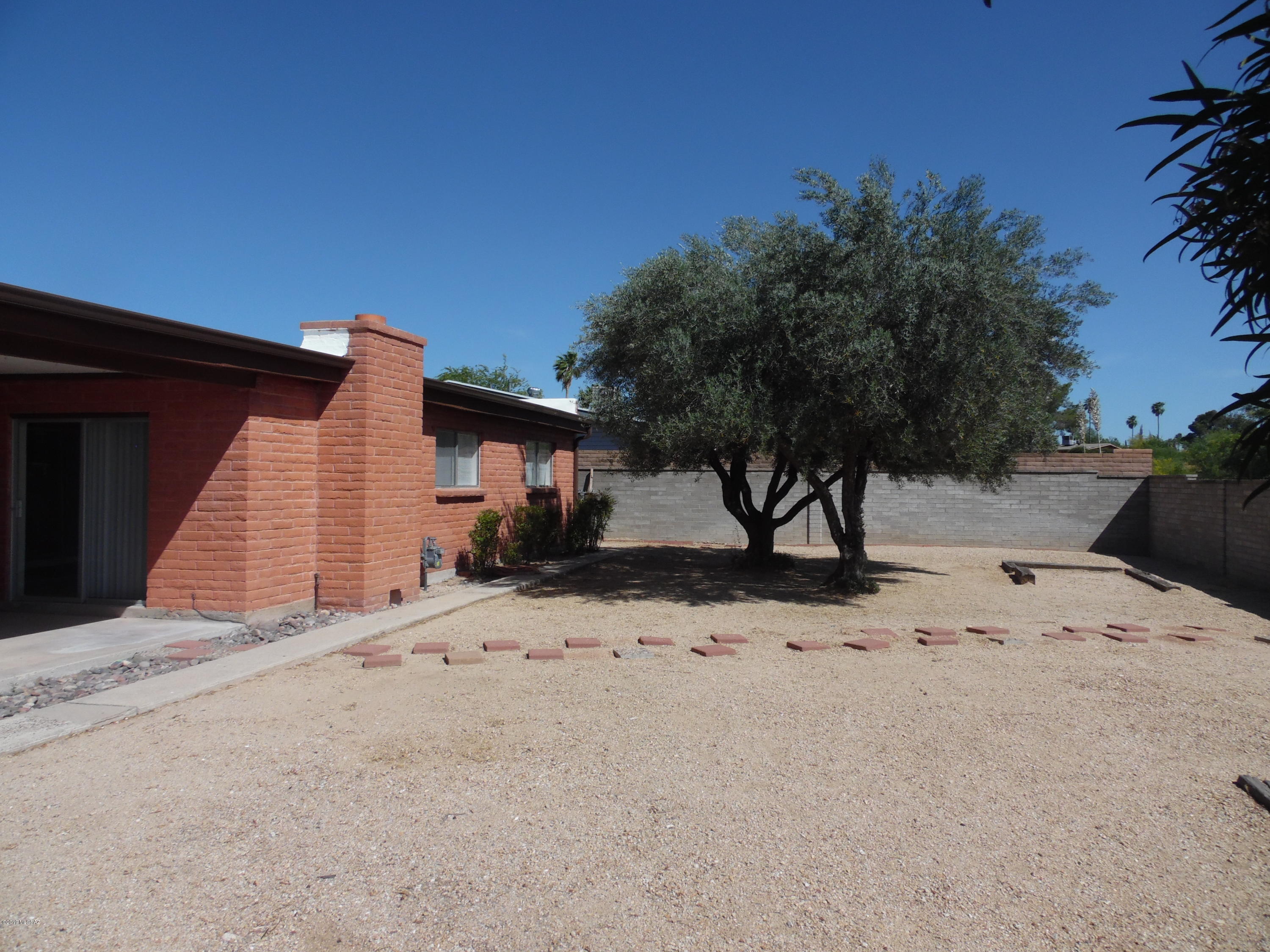 Kingswood Unit 1 (1-79) - Residential Lease