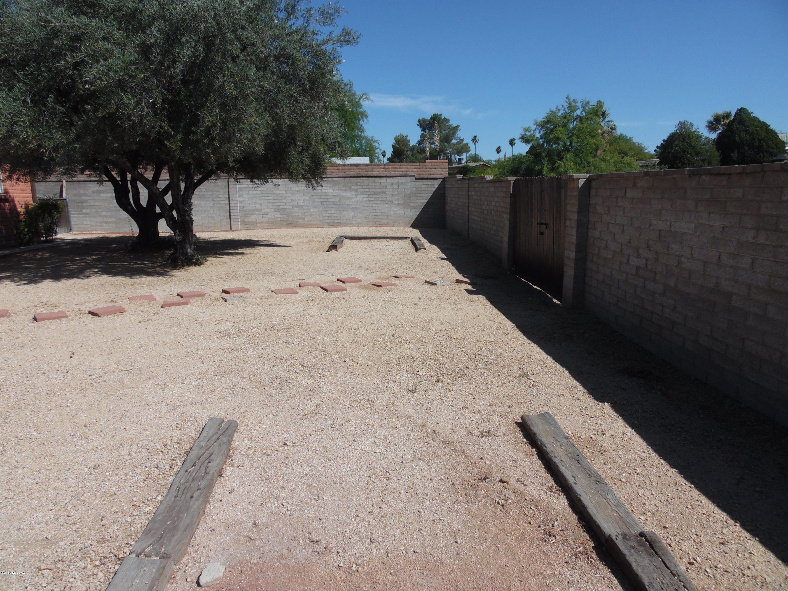 Kingswood Unit 1 (1-79) - Residential Lease