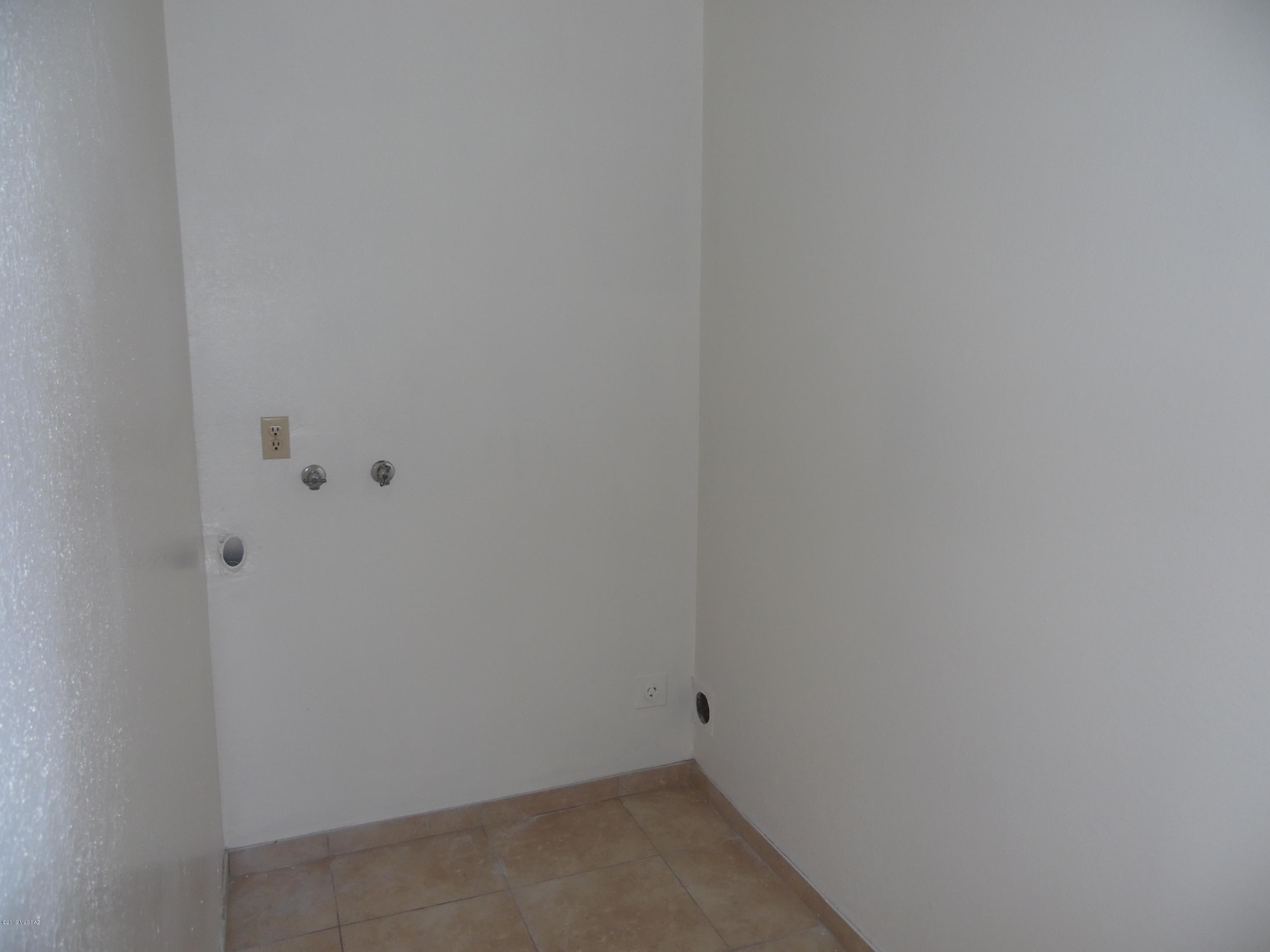 Kingswood Unit 1 (1-79) - Residential Lease