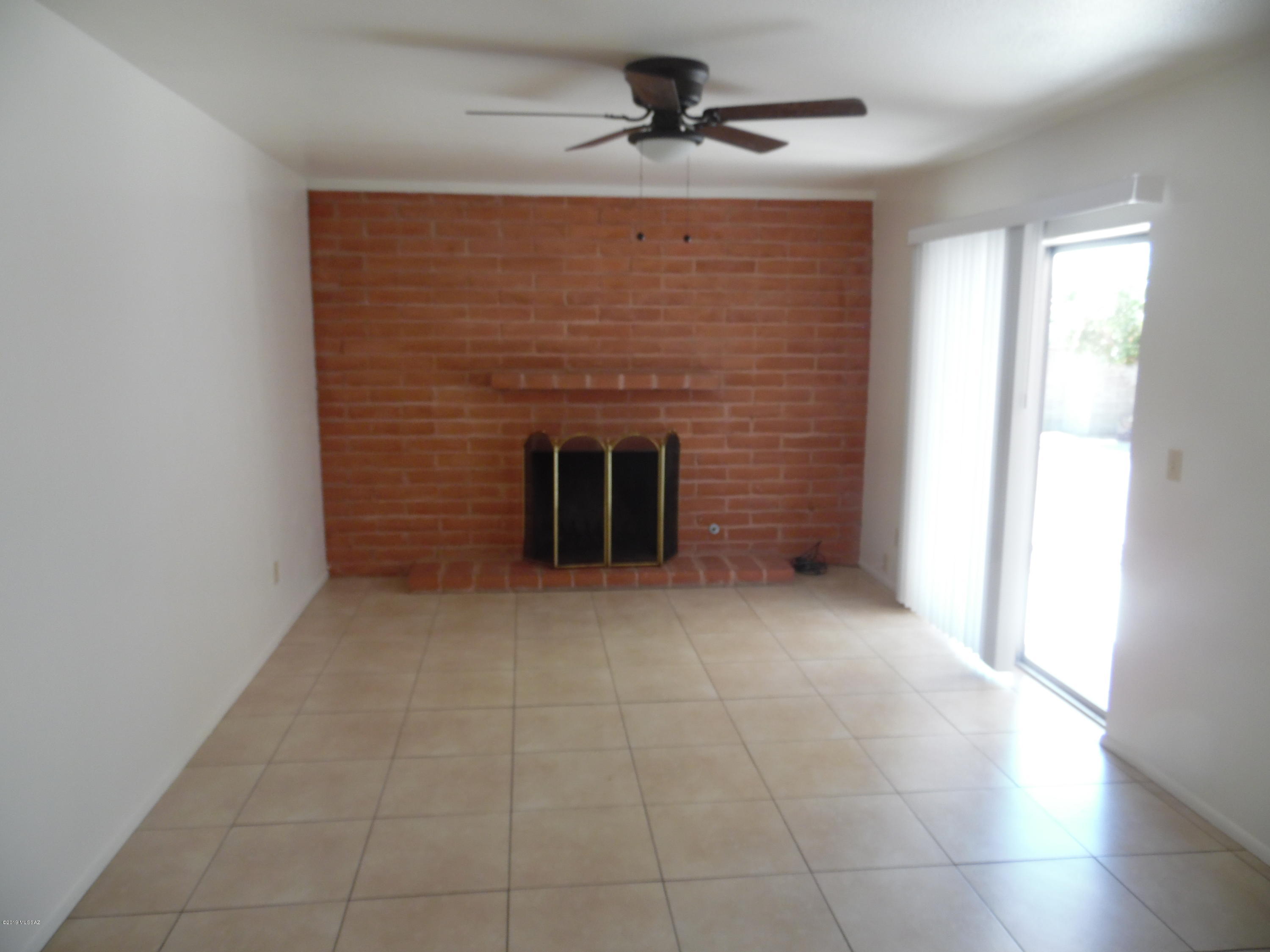 Kingswood Unit 1 (1-79) - Residential Lease