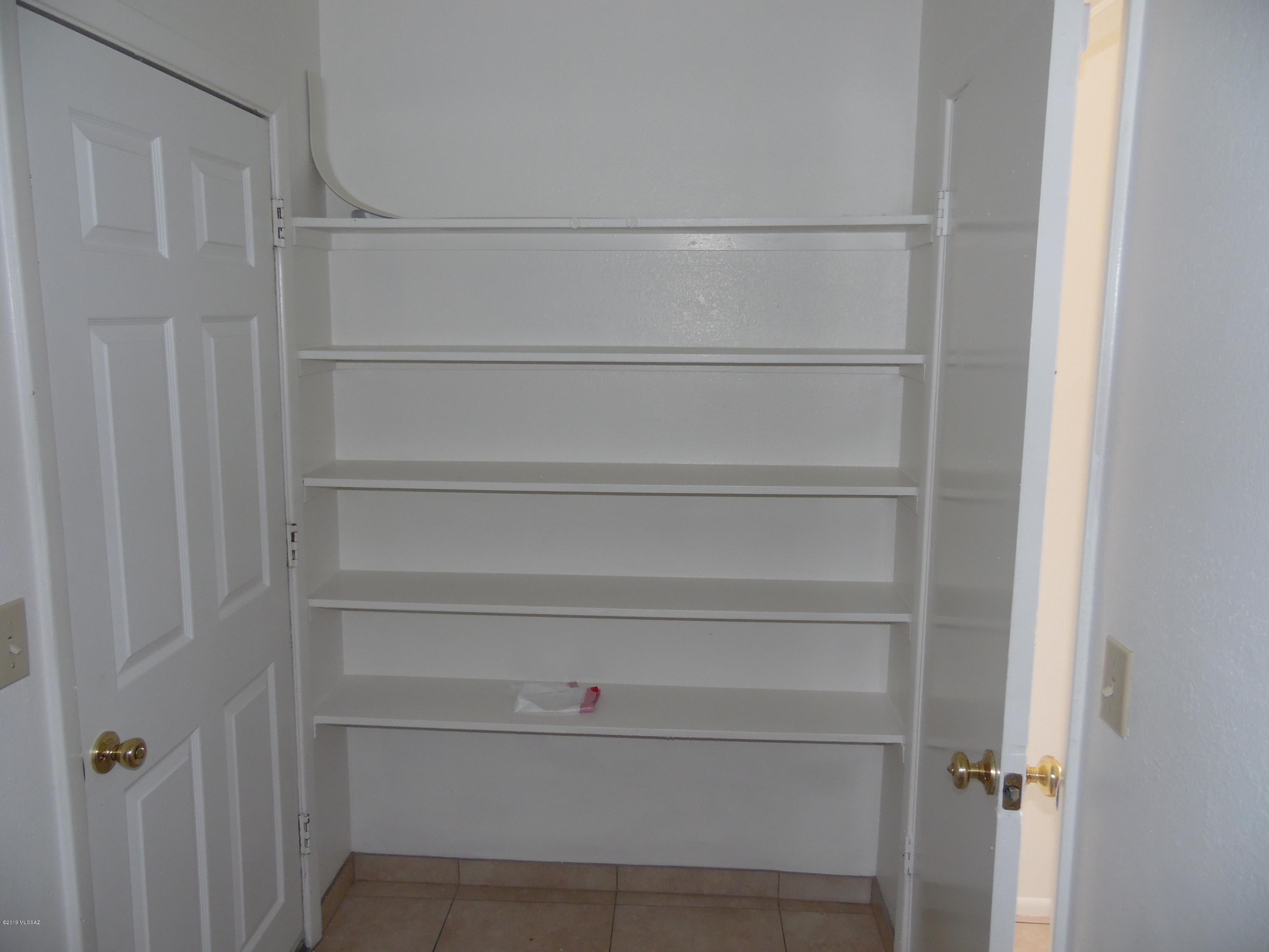 Kingswood Unit 1 (1-79) - Residential Lease