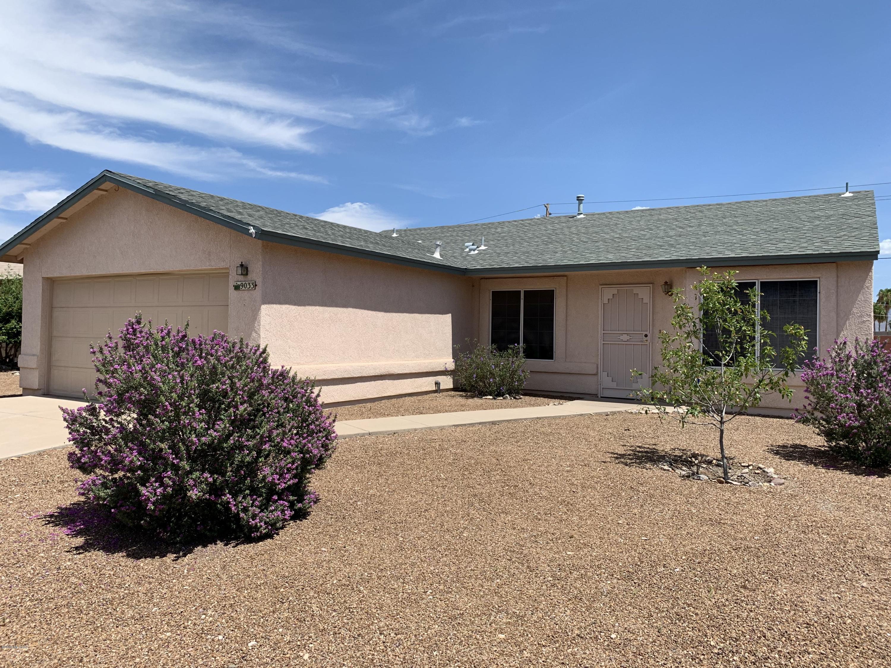 Range price listing, sellers will accept or counter offers within the range of 194900-204900. Nice open living room when you enter the home. Open family room and kitchen makes for a nice area to entertain. Breakfast bar, large pantry also make the kitchen area fun. Large master bedroom and bath. Great outdoor area with covered patio and mountain views. Show and sell. One seller is licensed to sell real estate in Arizona.
