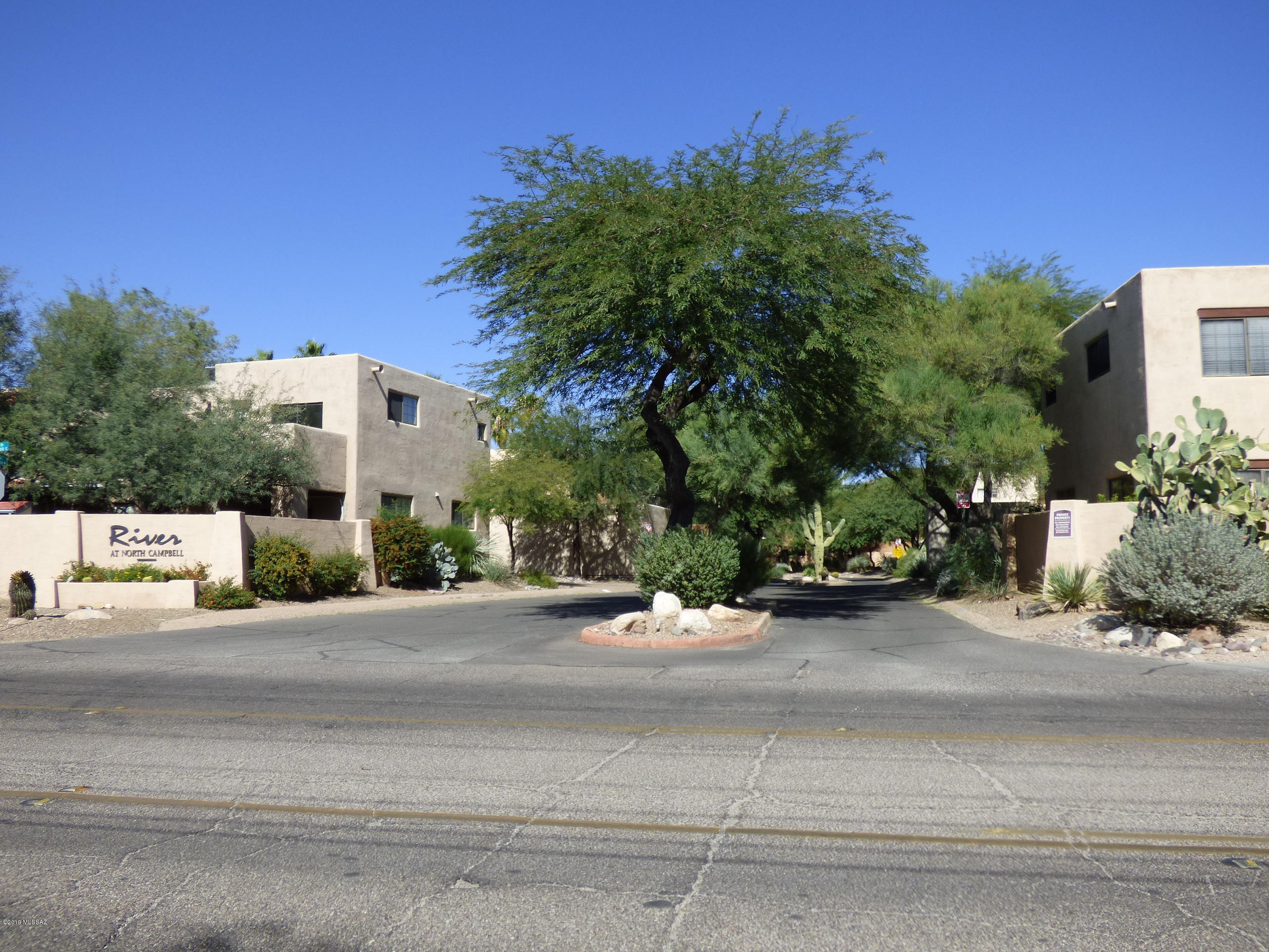 River At North Campbell (1-59) - Residential
