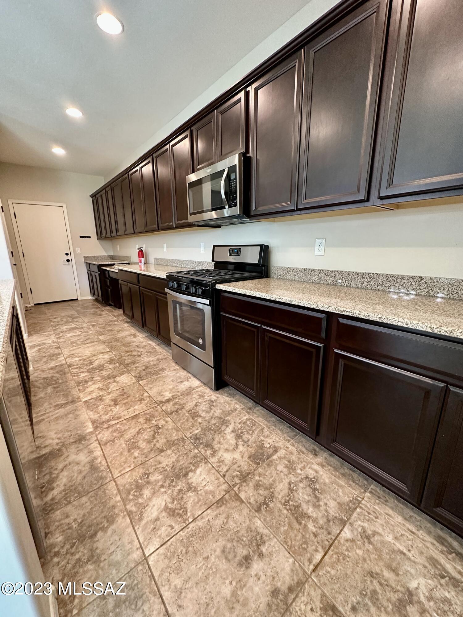 La Estancia De Tucson (331-410) - Residential Lease