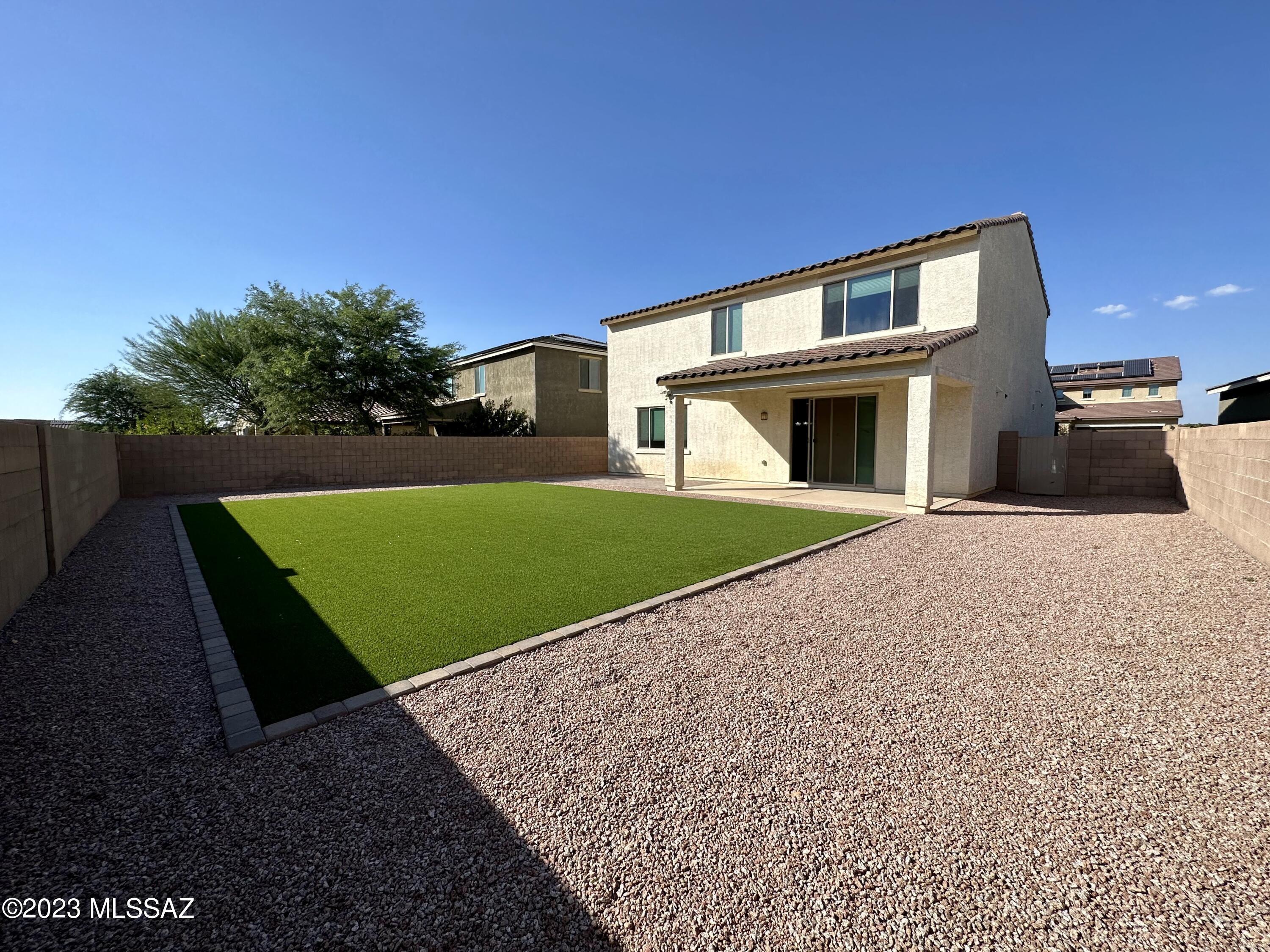 La Estancia De Tucson (331-410) - Residential Lease