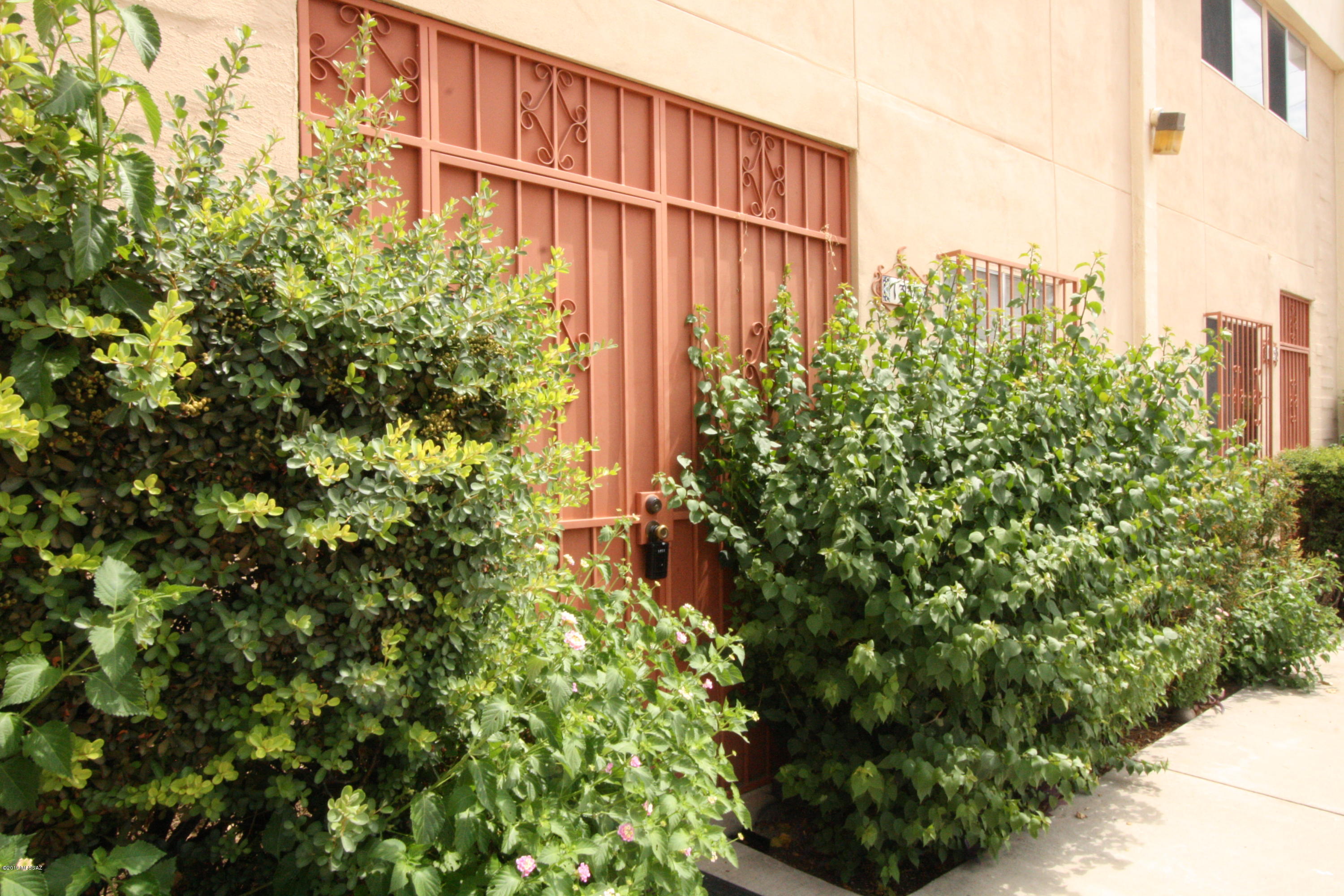 Villa Paraiso (1-67) - Residential Lease