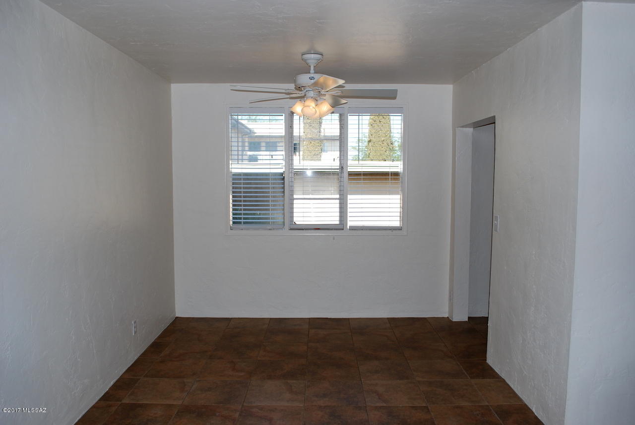 Country Club Manor Condos (1-51) - Residential Lease