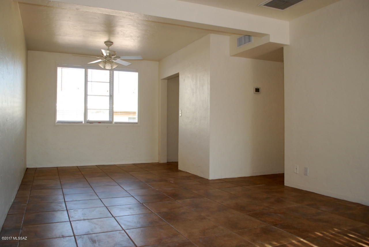 Country Club Manor Condos (1-51) - Residential Lease