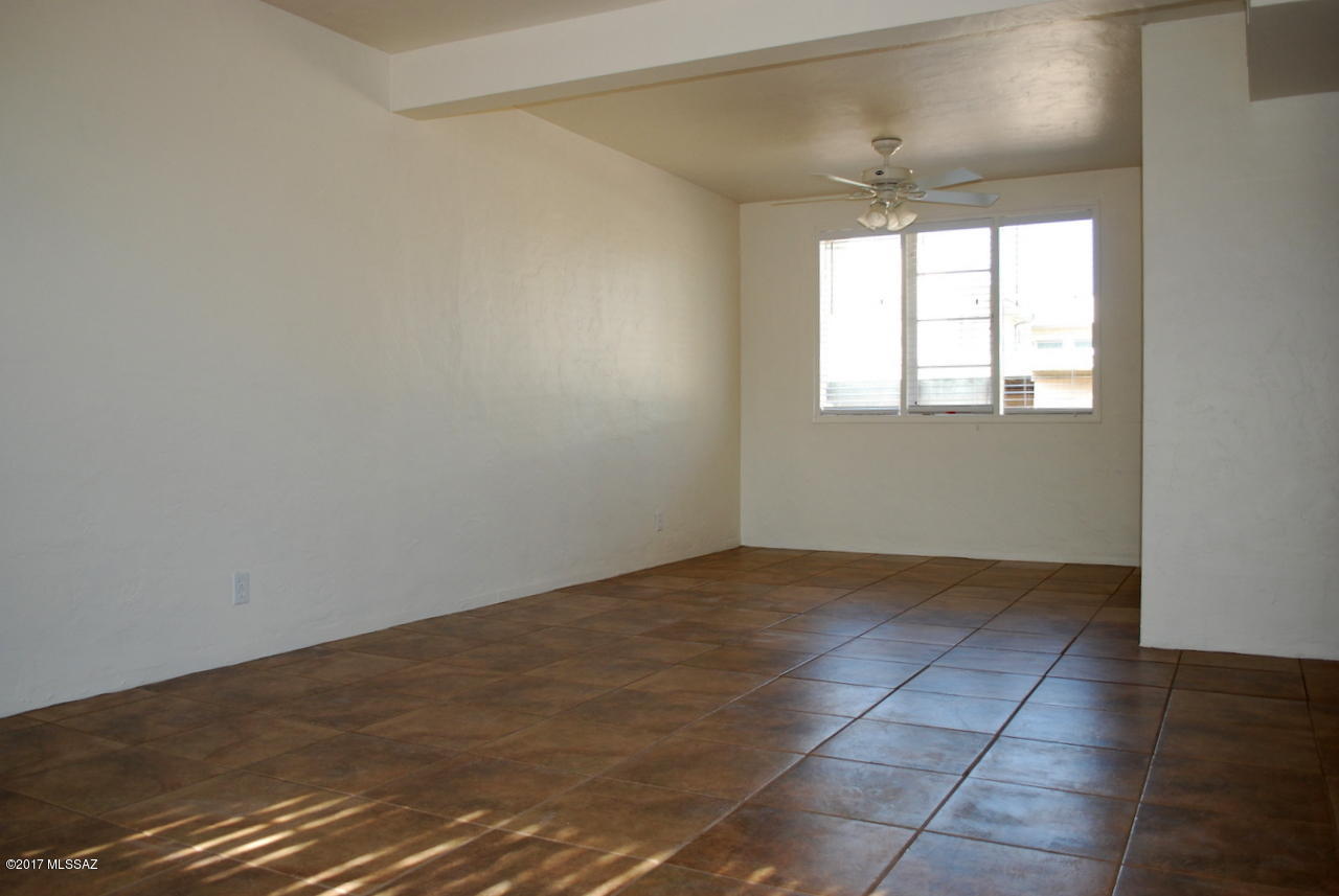 Country Club Manor Condos (1-51) - Residential Lease