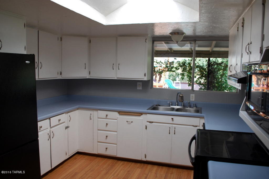 Casas Adobes Estates (501-540) - Residential Lease