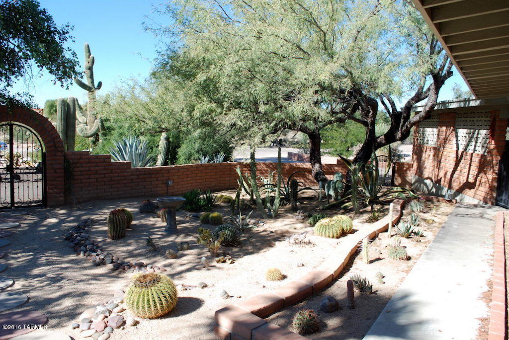 Casas Adobes Estates (501-540) - Residential Lease