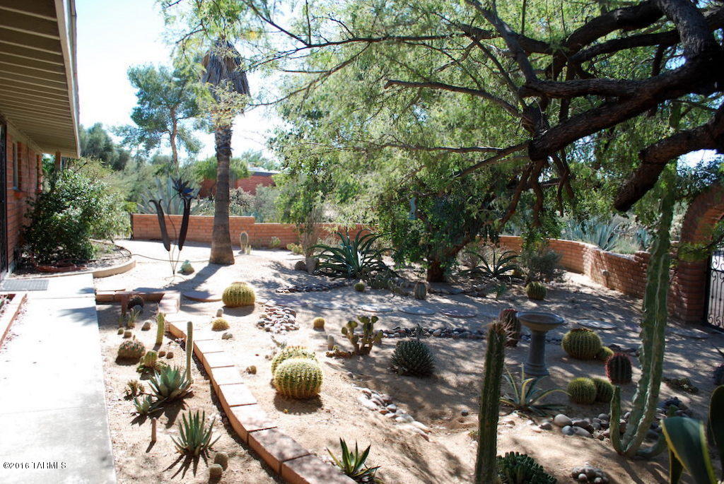 Casas Adobes Estates (501-540) - Residential Lease