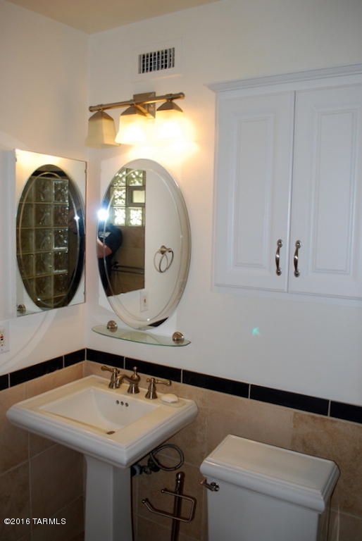 Casas Adobes Estates (501-540) - Residential Lease