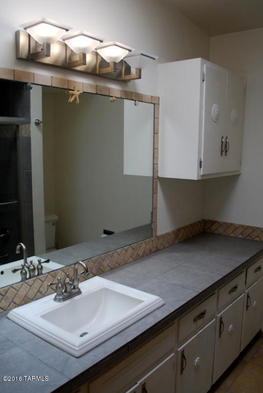 Casas Adobes Estates (501-540) - Residential Lease